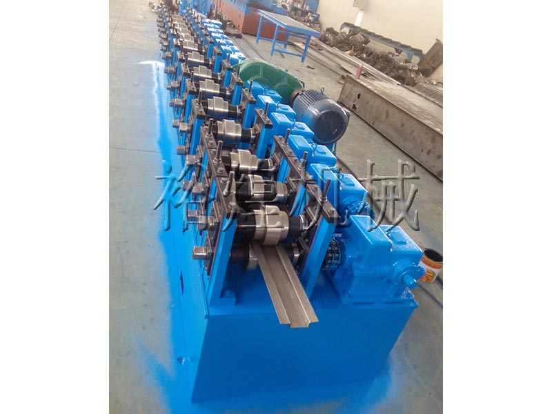 電梯加強筋設(shè)備