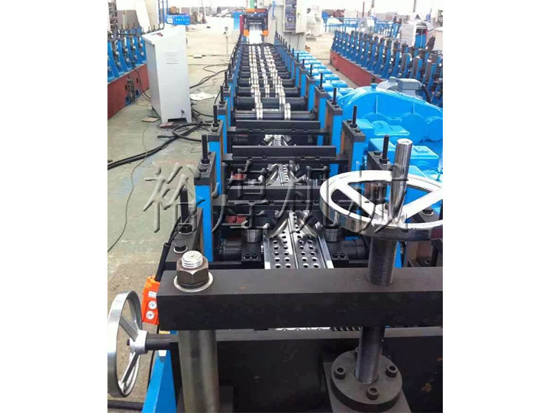 腳踏板設備成型機 腳踏板設備成型機